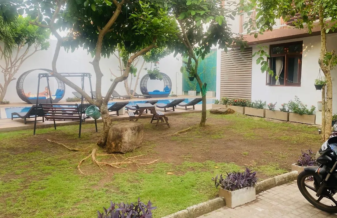 Hotel Cloud 9 Negombo-1